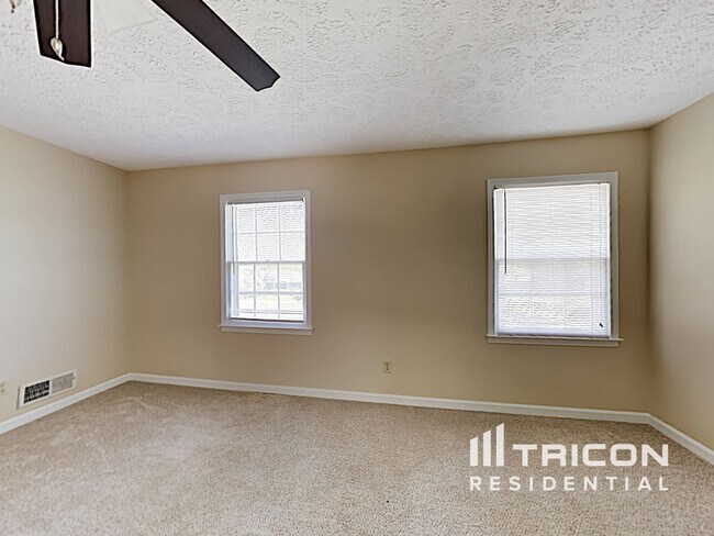 Building Photo - 414 Breezy Dr SW