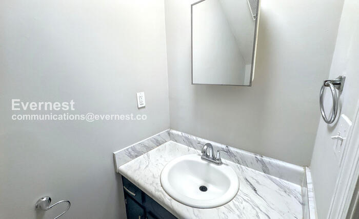 Building Photo - 1100 Cotton Ave SW