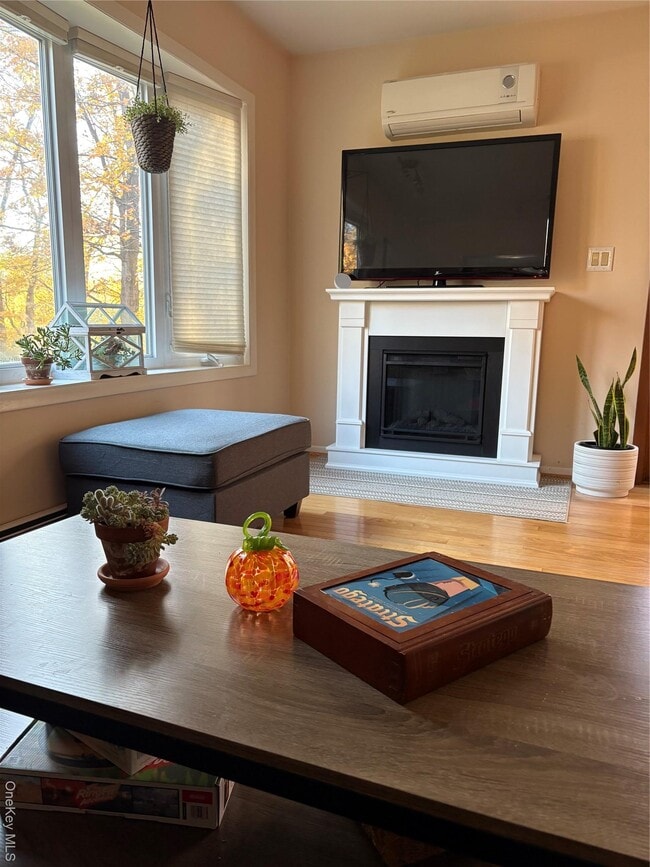 Building Photo - 48 Angela Ct