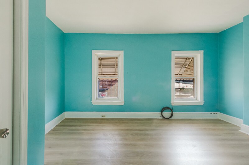 Building Photo - 619 N Lincoln St