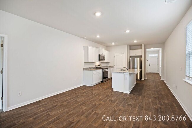 Building Photo - 103 Green Passage Ln
