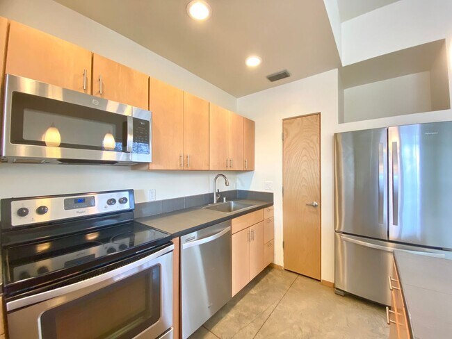 Building Photo - Contemporary Retreat on Dunlap St.