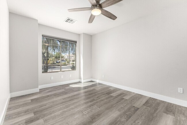 Building Photo - 993 S 239th Dr