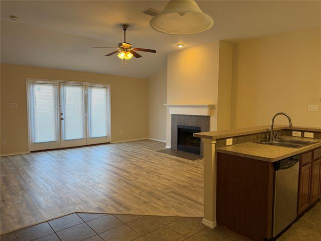 Building Photo - 305 Woodridge Dr