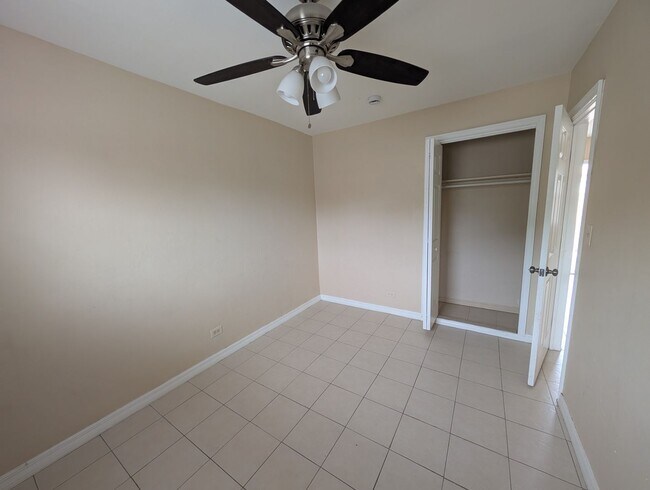 Building Photo - Deerfield