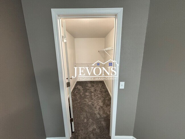 Building Photo - $1,250 Rent Credit - Charming 4-bedroom ho...