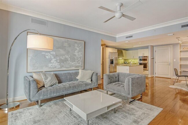 Building Photo - 1350 Main St