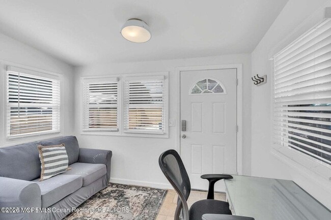 Building Photo - 638A Redmond Ave
