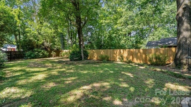 Building Photo - 2126 Arnold Dr