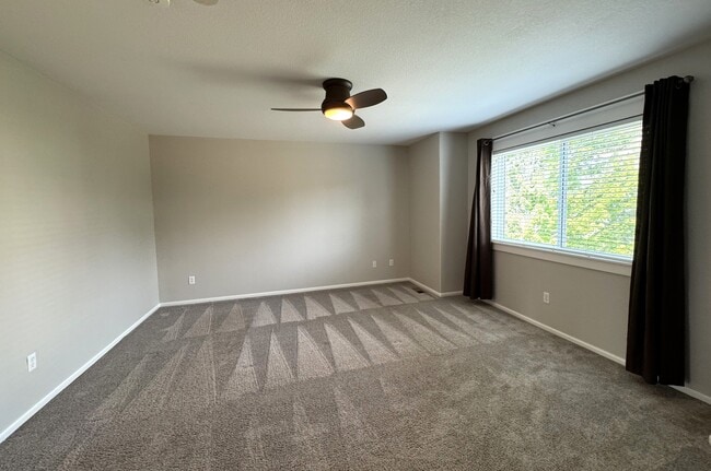 Building Photo - 2390 Broadleaf Loop