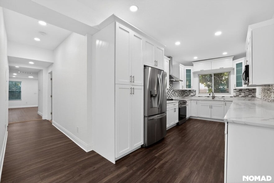 Building Photo - 3227 70th Ave N