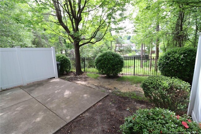 Building Photo - 110 Fanwood Ct
