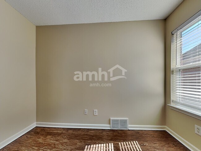 Building Photo - 1406 Siskin Dr