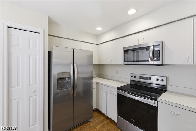 Building Photo - 6867 Pentland Way