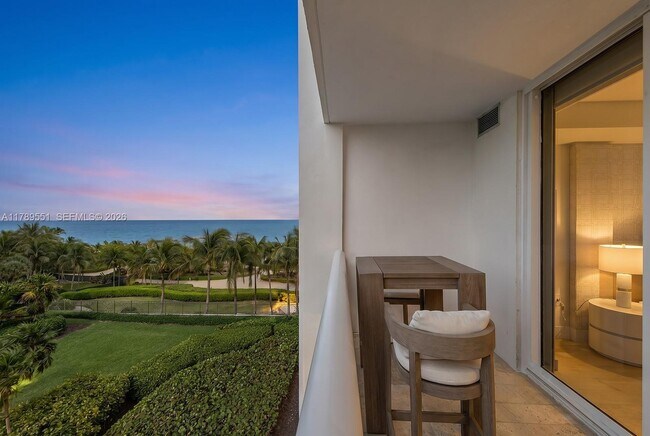 Building Photo - 10275 Collins Ave
