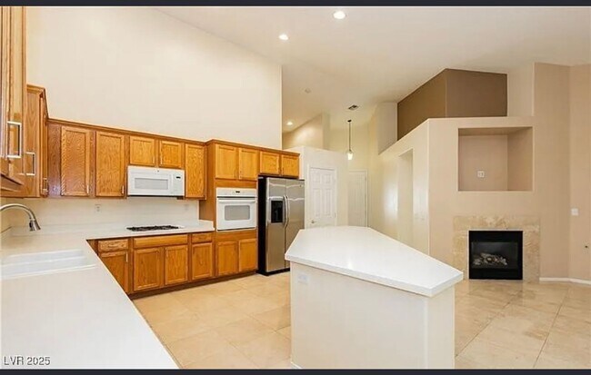 Building Photo - Beautiful 3-Bedroom + Loft Home for Rent in Summerlin!