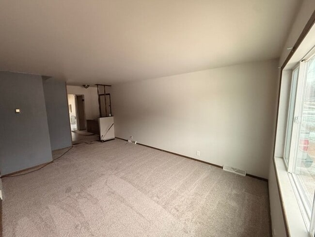 Building Photo - 2 Bedroom Dulex