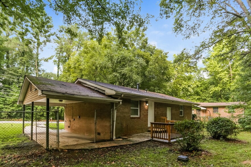 Building Photo - 599 Plainville Dr SW