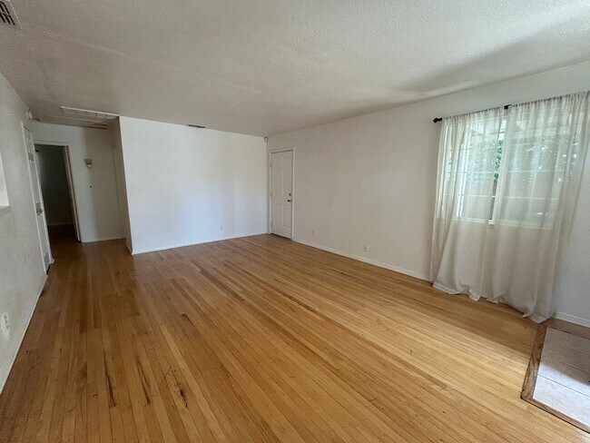 Building Photo - 4607 11th Ave