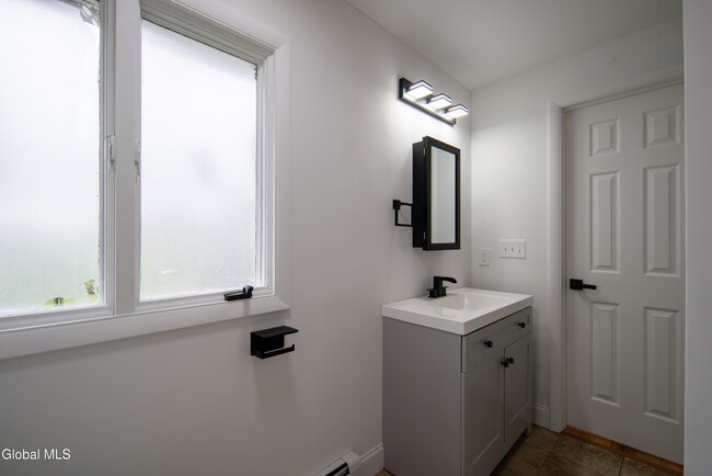 Building Photo - 644 Delaware Ave