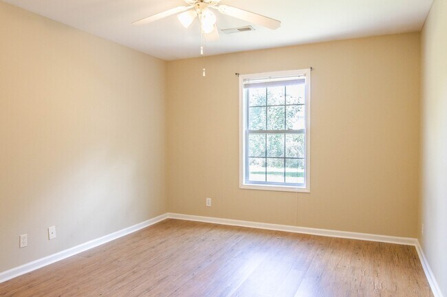 Building Photo - 293 Executive Ave