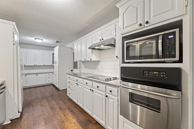 Building Photo - 8009 Northbrook Dr