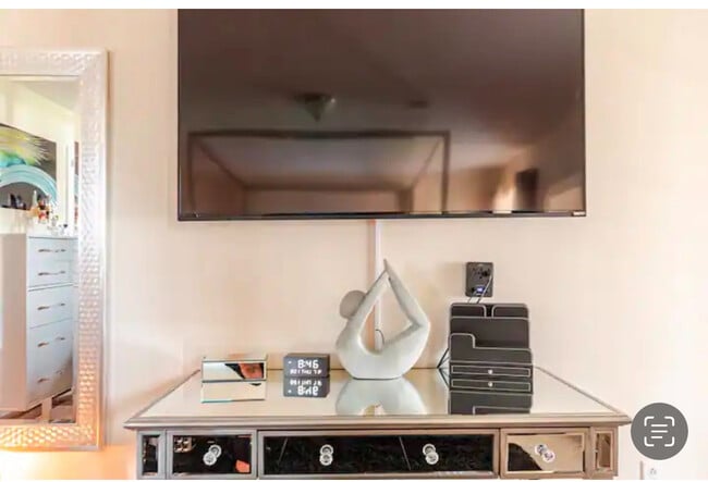 Building Photo - 901 Bordeaux Pl