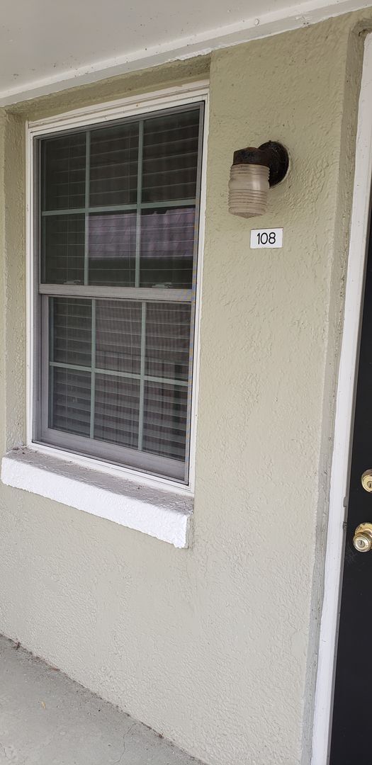 Building Photo - Cozy 2nd floor condo by Lake Underhill