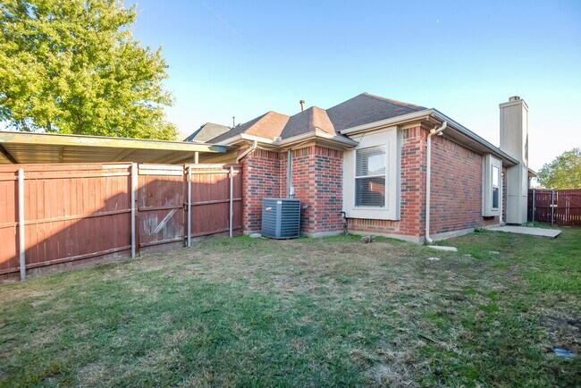 Building Photo - 2221 Baretta Dr