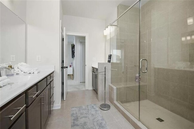 Building Photo - 2048 Holtz Ln