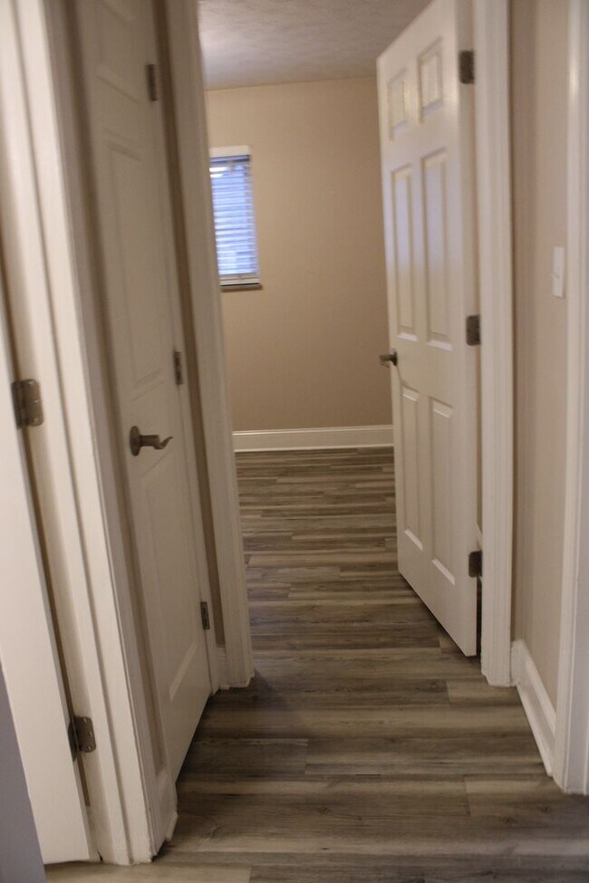 Building Photo - Fountain Place - 2BD/1BA ready for FALL 2026 move in!