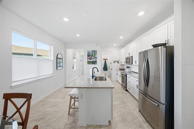 Building Photo - 6176 SW 93rd Ave