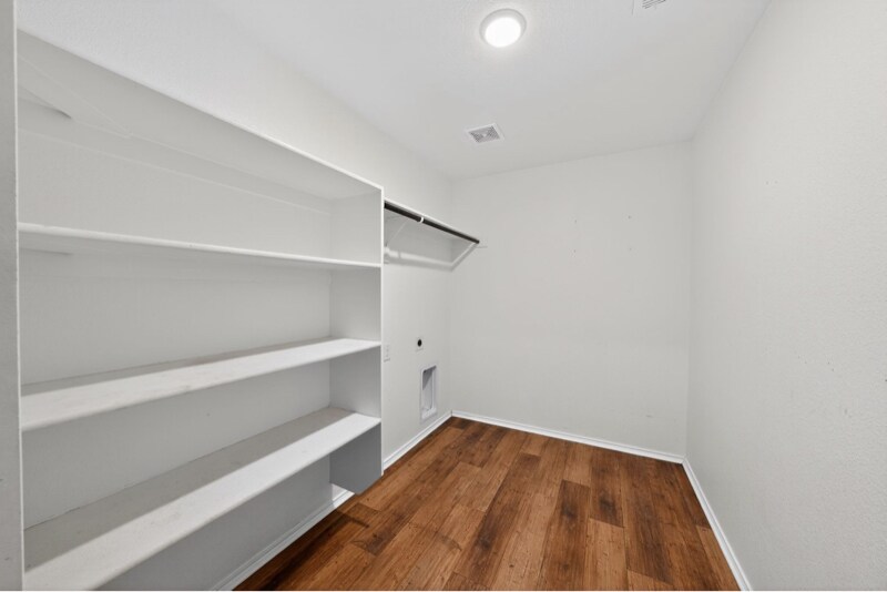 Building Photo - 605 Mayfield Dr