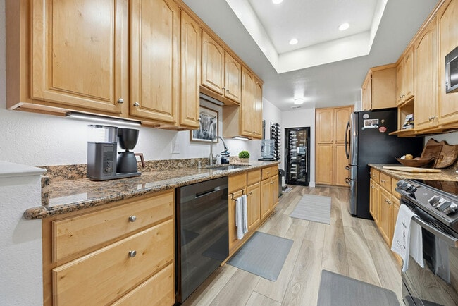 Building Photo - 50 Horgan Ave