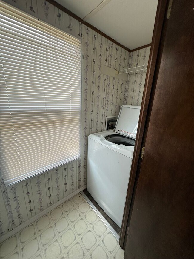 Building Photo - 3-Bedroom, 2-Bath Mobile Home in Wanchese