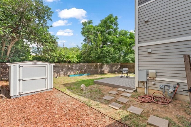 Building Photo - 720 Pedernales St