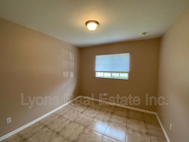 Building Photo - 566 Nimitz Blvd