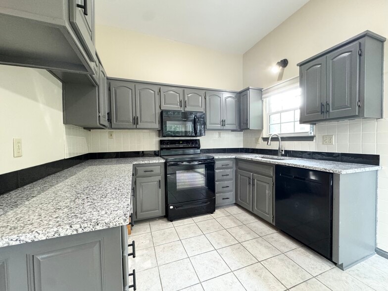 Building Photo - 14709 Goodman St