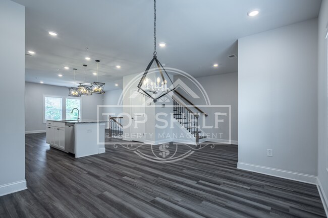 Building Photo - 312 Lincoln St