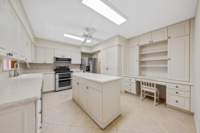 Building Photo - 129 Alhambra Pl
