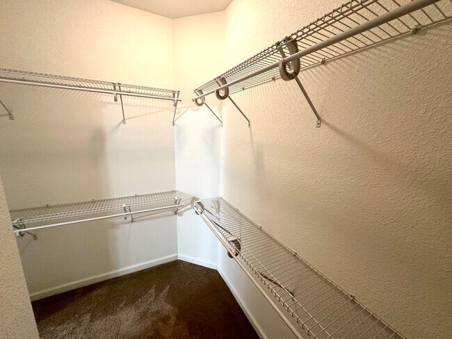 Building Photo - 200 Seasons Circle, Unit 604, Suffolk, Va,...