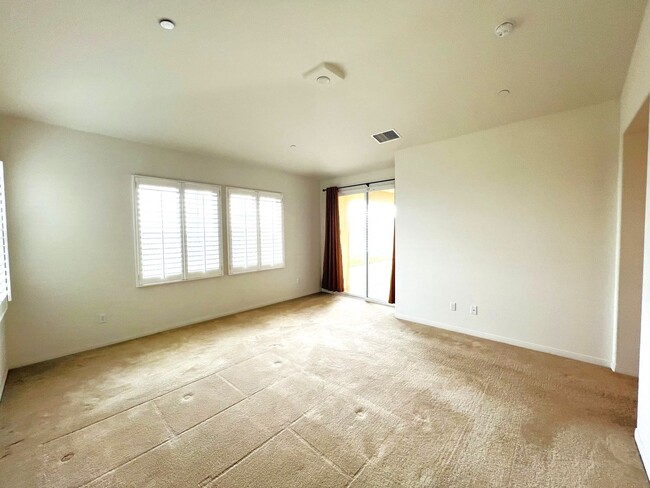 Building Photo - Beautiful 4 Bedroom, 2.5 Baths Single Family Home with 3 Car Tandem Parking Garage and Backyard w...