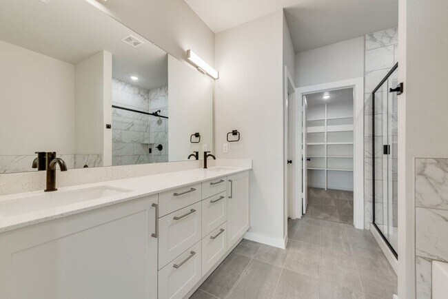 Building Photo - Discover the Best of Midlothian Living