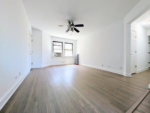 Building Photo - 5655 N Spaulding Ave