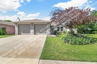 Building Photo - 2610 Lookout Dr