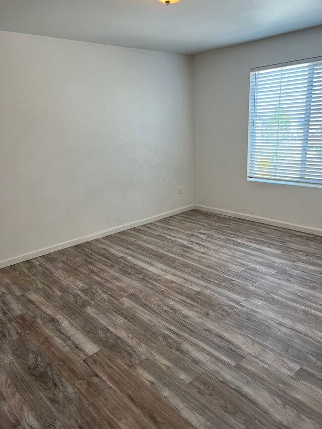 Building Photo - $2395.00 - NEW FLOORING UPSTAIRS - STAINLE...