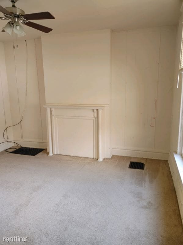 2 br, 1 bath Townhome 1560 Worthington St. 1560 Worthington St