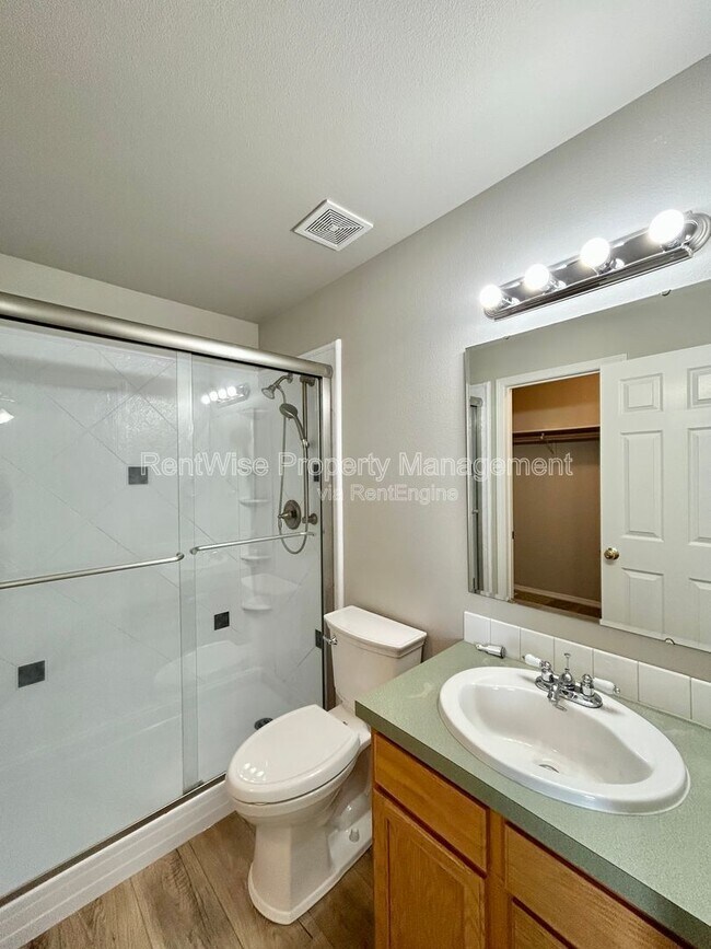 Building Photo - 668 N Quarter Moon Ave