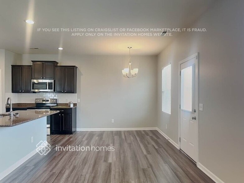 Building Photo - 9011 Paddle Oak Rd