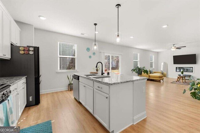 Building Photo - 29 Dew Drop Ln